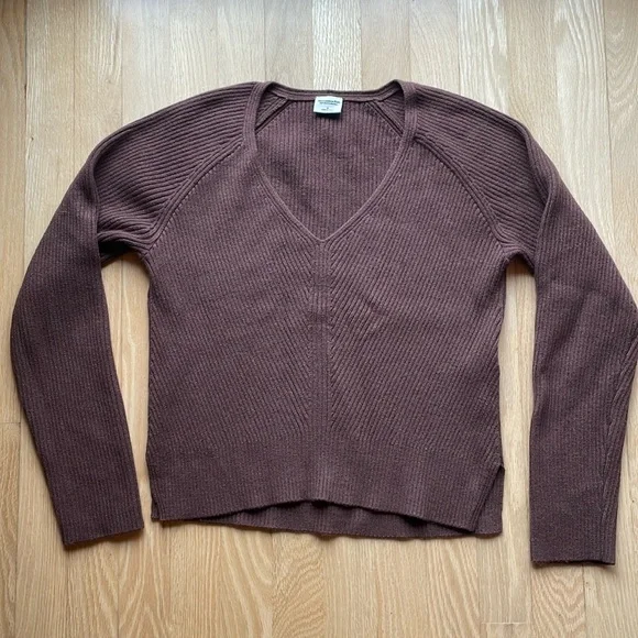 Abercrombie Vneck Sweater - Picture 1 of 4